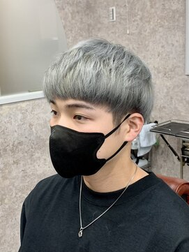 ヘアサロン シュウ 【戸田公園5分/メンズバーバー】シルバーグレーカラー！