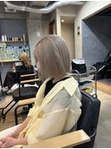 ハイトーングレージュ