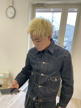 メルク(merc) ダークアッシュ/アッシュブラック/カルマパーマ/ベリーショート