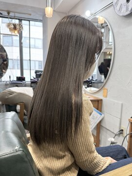 クオーレ(CUORE) グレージュカラー