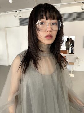 ヴィジョン(VISION) 透ける暗髪　× レイヤースタイル