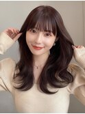 後れ毛が可愛い顔周りハイレイヤーロングチェリーブラウン