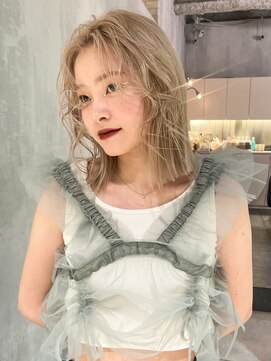 アルバム 銀座(ALBUM GINZA) ブリーチミディアムロングミルクティーブロンド_F20319