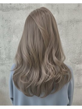 アンドモア(and MORE) ミルクティーベージュカラー