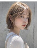 ラベストオイケ(LOVEST OIKE)&nbsp;自然光で映える透け感ベージュボブ