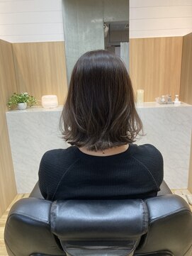 フェリーチェ(FELICE) 切りっぱなし×グレーカラー