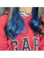 アローズ 荒尾店(arose) 【インナーカラー】ビビットブルー透明感ロングヘア艶カラー