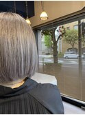 10代20代★大人かわいいダブルカラーシルバーカラーボブ