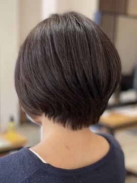 アトリエコア(Atelier Coa) ショートカットショートボブミルクティーベージュカラー前髪あり