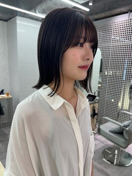 ベイルーム(BAYROOM by HONEY omotesando) イメチェン前髪　こなれミディ　くびれレイヤー　ビターアッシュ