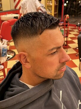 キングスマントーキョー 府中店(KINGSMAN TOKYO) 【フェザーアップ】