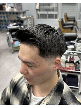 アイコン ブルー メンズ(I-CON #blue MEN'S) フェザーアップ×スキンフェード【池袋フェード】