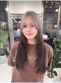 くすみミルクティー×ナチュラルレイヤーで韓国風垢抜けヘアに