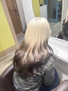 アン(Hair make un) 【森山陽向　ブロンドデザインカラー】