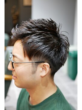 ラヴィーヘアーワークス(LAVIE hair works) 2ブロック＋フェザーバングスタイル