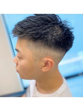 ヘアステージアミカル スキンフェード
