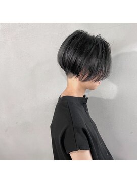 タグ(#tag) #刈り上げ前下がりショート