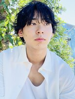 ノイ(noi) センターパートニュアンスパーマ刈り上げツーブロックメンズヘア