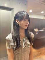 ニーゼロゼロナナ(2007)&nbsp;オリーブグレーとレイヤーカット