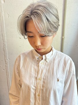 エイト 福岡天神店(EIGHT fukuoka) ホワイトシルバー