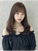 レイヤーで作るナチュラルストレートヘア