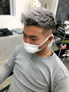 メンズサロン エピックバイファン 竹ノ塚(epc by F.U.N) スキンフェード、シルバーカラー