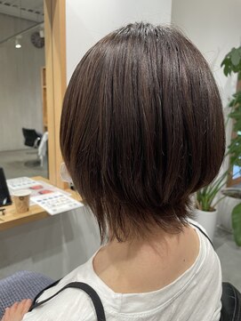 ファンビリ(Fambilly) 外ハネ　レイヤーボブ