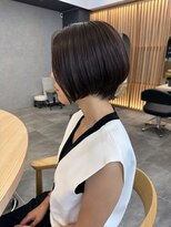 リファインド(REFINED)&nbsp;不動の人気／前下がりのショートボブで洗練されたデザインに