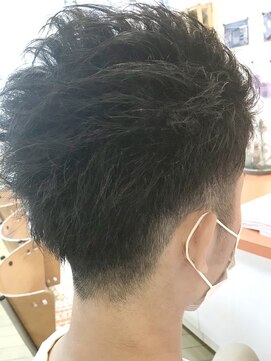 ヘアー バイ ミーズ(hair by Mii’s) グラデーション刈り上げ