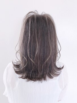 アナザヘアー なんば 高島屋前店(ANAZA hair) こなれミディ外ハネホワイトグレージュ♪