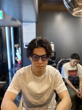 銀座 シノ 本店(shino) 【銀座理容室】センターパート