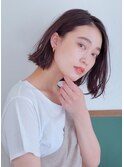 ウエットな質感で仕上げる束感アンニュイショート（サイド）