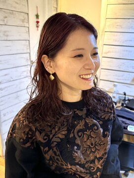 ヴィッカエコル (vicca 'ekolu) 緩めウェーブ パーマ 暖色 ワインレッド