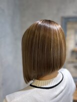 エスト(est)&nbsp;ブリーチなし　ミルクティカラーM3D 前下がりボブ【新宿】