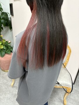 ラレア(RALEA) 黒髪×レッドインナーでさりげないアクセントカラー