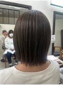 オリーブグレージュ