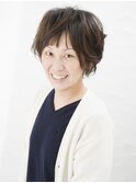 短い髪でもふんわりナチュラルなスタイル