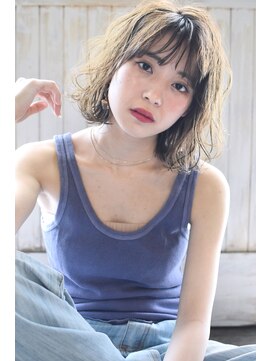 メーヴェ(Mowen) mowenイルミナx無造作カールxくびれセミディxエッジショート