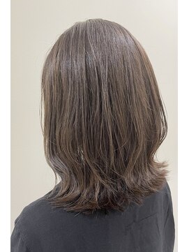 エル(L by truecreation) レイヤースタイル【春日部駅西口3分/贅沢半個室サロン】