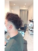 ツーブロック刈り上げフェードツイストパーマ束感流行モテる