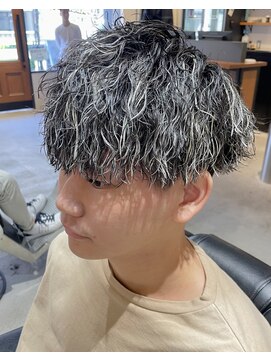 フリーク バーバーショップ 都島店(FREAK BARBER SHOP) 王道モテマッシュ縦落ちメッシュツイストスパイラルパーマ