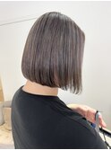 切りっぱなしボブ　ハイライト　グレージュ