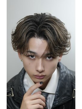 ピア ヤクイン(Pia Yakuin) フェザーショート