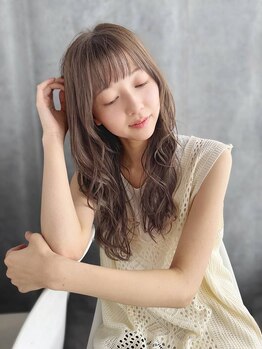 レガロ(REGALO)の写真/【デザインカット¥3200～】実力派スタイリストが洗練されたカットであなたの魅力を最大限に引き出します★