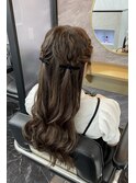 ハーフアップ×編み込みツイン