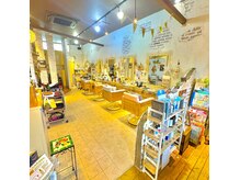 ヘアーメイクサロン フリップ(hair make salon Frip)の雰囲気（可愛い店内で癒されながら美しい髪に…♪）
