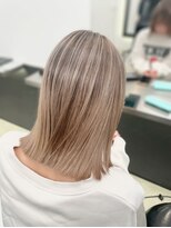 オーティティ(O-TETE)&nbsp;O-TETEミルクティーバレイヤージュミディアムボブ小倉戸畑