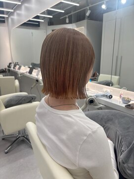 レプリカ 戸塚(Replica) 切りっぱなしボブ