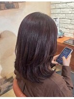 ヘアメイク フレンシア(hair make flencia) 艶めくカシスブラウンのレイヤーミディ【250スタイル】