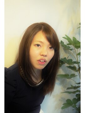 デザイナーズヘアー ラグジス(Designers hair LUXIS) ～【LUXIS】～透明感抜群☆ストレートミディ♪